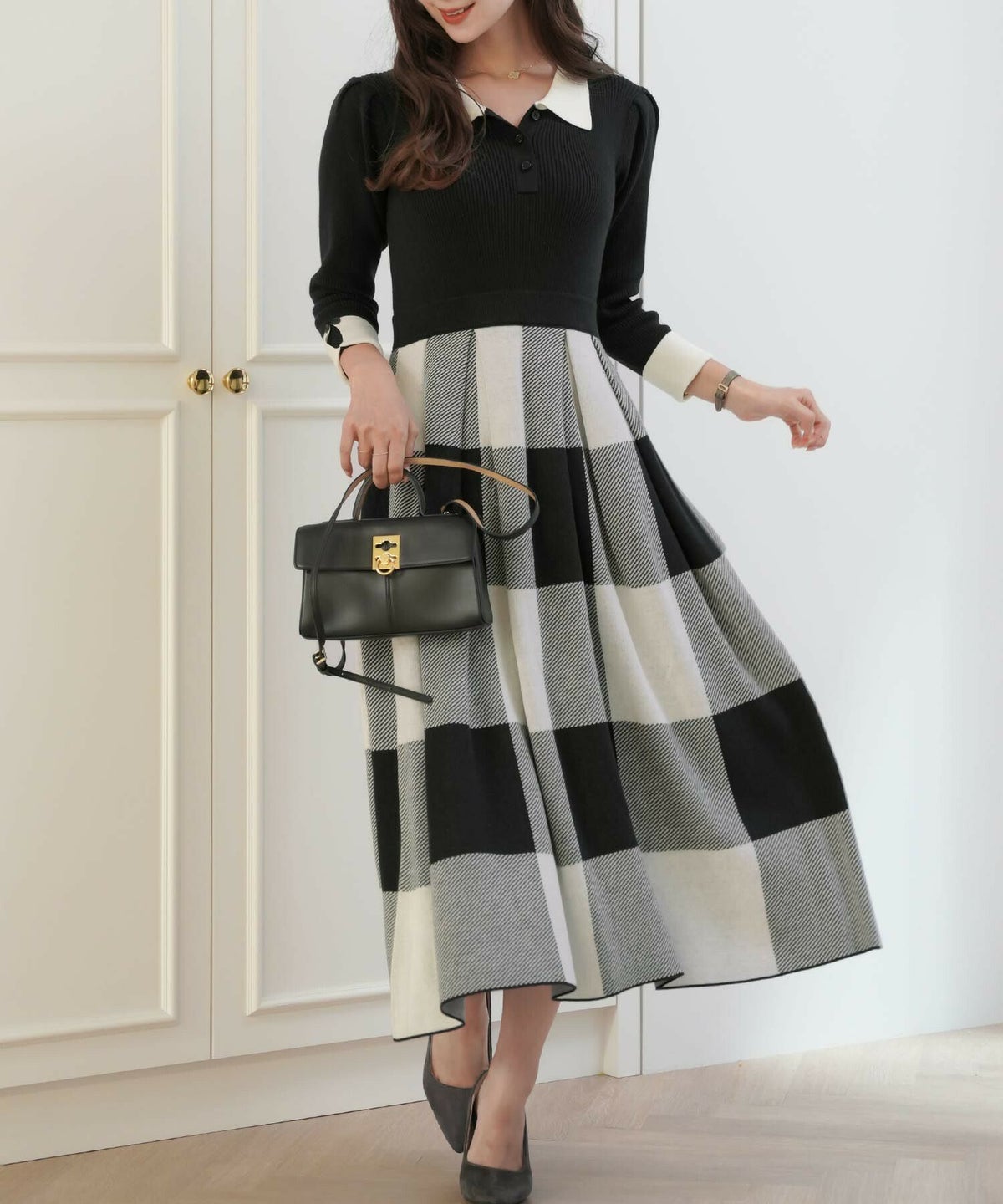 レディース/ワンピース/ニット/ふっくら/チェック/柄/長袖/秋/冬/お出かけ/デート/クリスマス/エレガント/グレー/フェミニン/上品/可愛い/ロング/ターンバック/折り返し/襟/ポロシャツ/配色/バイカラー/グレー/モカ/ブラック