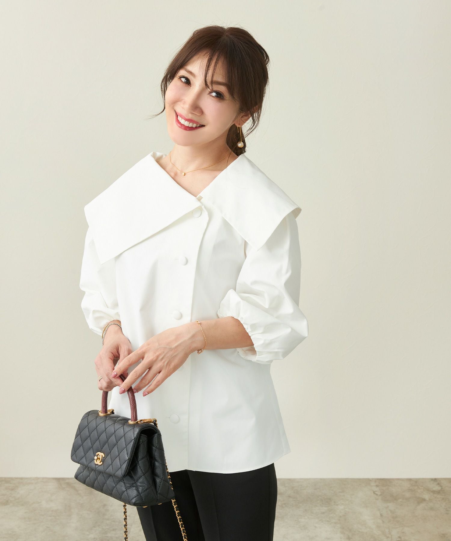 sheller♡パフスリーブバッグリボンブラウス♡ sheller パフスリーブバックリボンブラウスの通販 by ♡｜ラクマ