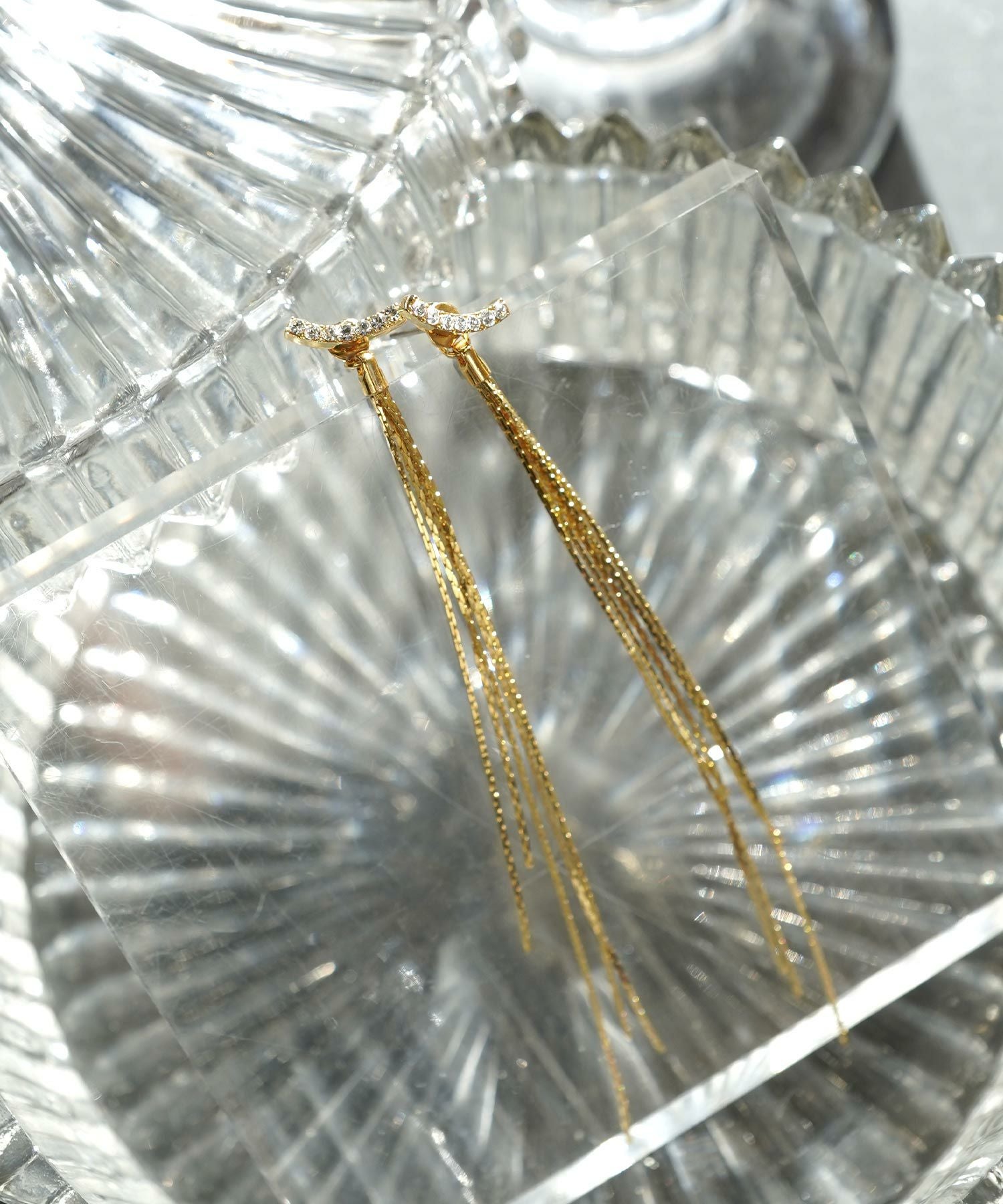 クリスタル ロングチェーン ピアス Crystal Longchain Pierce （Liala