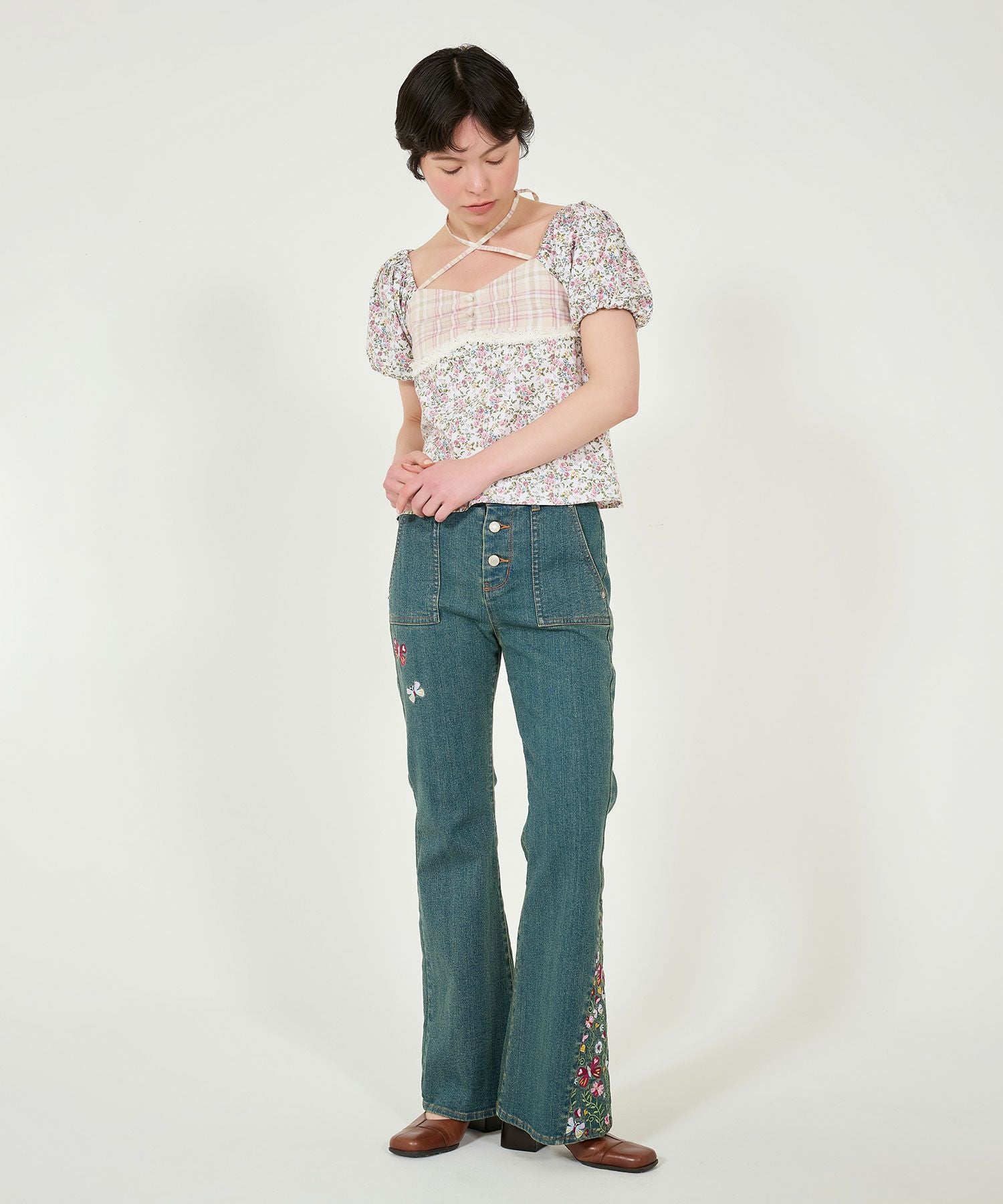 TINA：JOJUN 刺繍入りフレアジーンズ ライトブルー　M ビンテージ 刺繍入り フレアデニムパンツ TINA：JOJUN 全1色｜tnj721-0766【3】