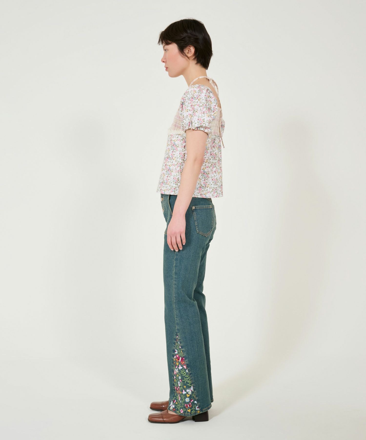 刺繍入り フレアデニムパンツ TINA：JOJUN 全1色｜tnj721-0766【2】