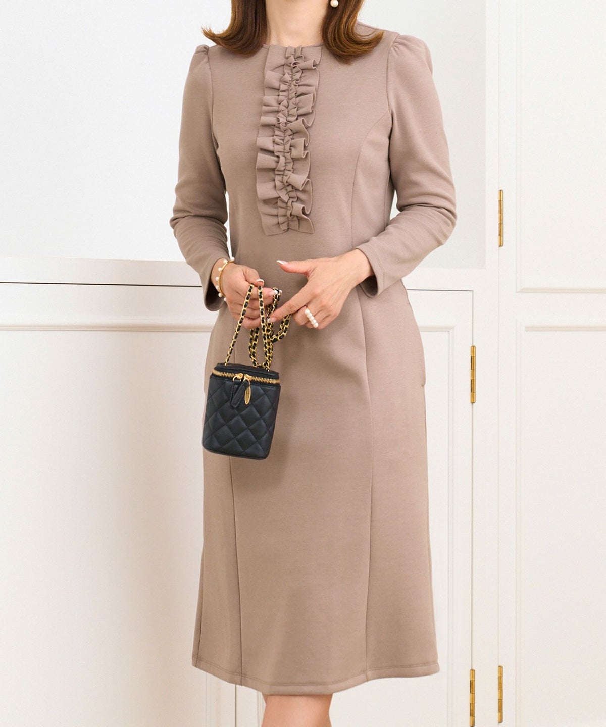 ワンピース/フロントフリル/背中心ファスナー/リラックス/カットソー/パフスリーブ/長袖/ホワイト/ピンク/ネイビー/ブラック/S/M/秋/冬/春/可愛い/かわいい/華やか/大人/上品/