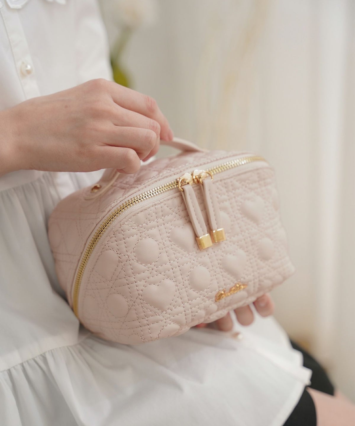 小物 グッズ ポーチ キルティング コスメ 化粧 バニティ 収納 仕分け 旅行 おしゃれ 可愛い ハート柄