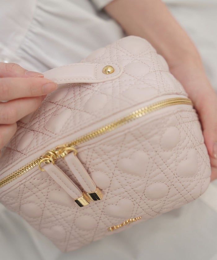 小物 グッズ ポーチ キルティング コスメ 化粧 バニティ 収納 仕分け 旅行 おしゃれ 可愛い ハート柄