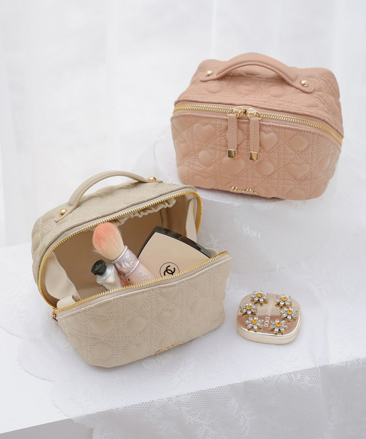 小物 グッズ ポーチ キルティング コスメ 化粧 バニティ 収納 仕分け 旅行 おしゃれ 可愛い ハート柄