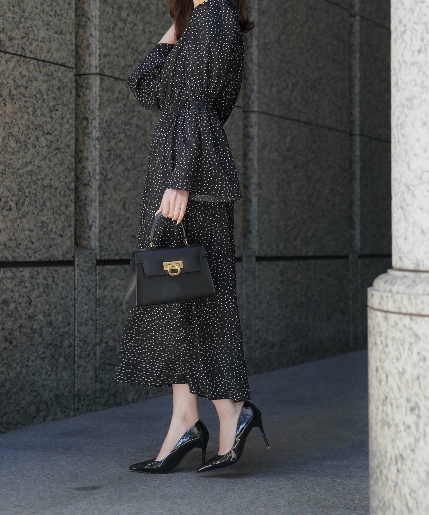 美品✨ベルチューベリー 月柄 綿麻 ジップ ワンピース M-L 黒 羽織 OUTLET-SALE ベルスリーブ ドット ワンピース HUIT 全2色｜hit311-0050