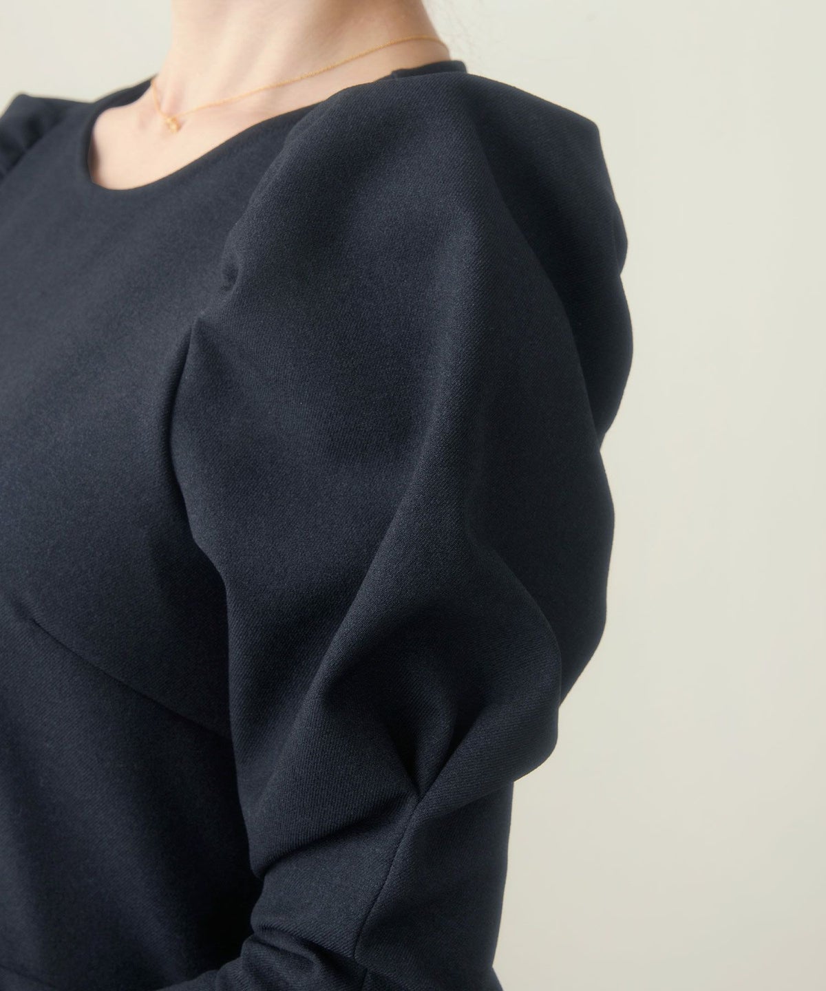 新色追加/手洗い可/日本製/アンチピリング/トップス/ブラウス/長袖/パワーショルダー/袖山ギャザー/大人可愛い