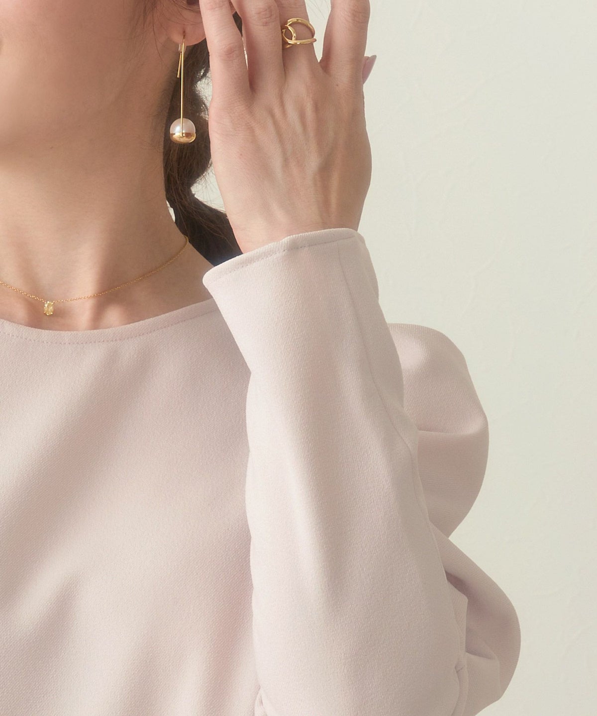 手洗い可/トップス/ブラウス/長袖/パワーショルダー/袖山ギャザー/大人可愛い