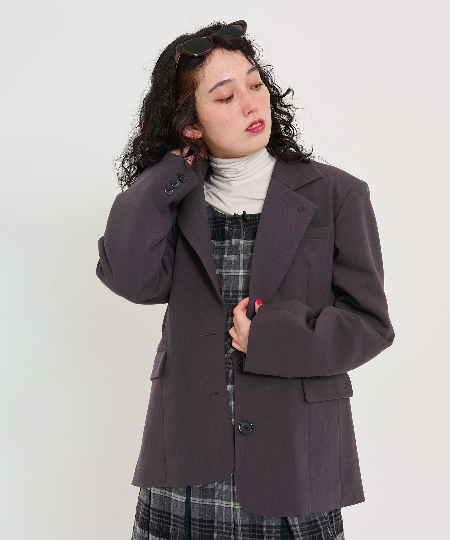 FINAL-SALE ハート刺繍入り テーラードジャケット TINA：JOJUN 全2色