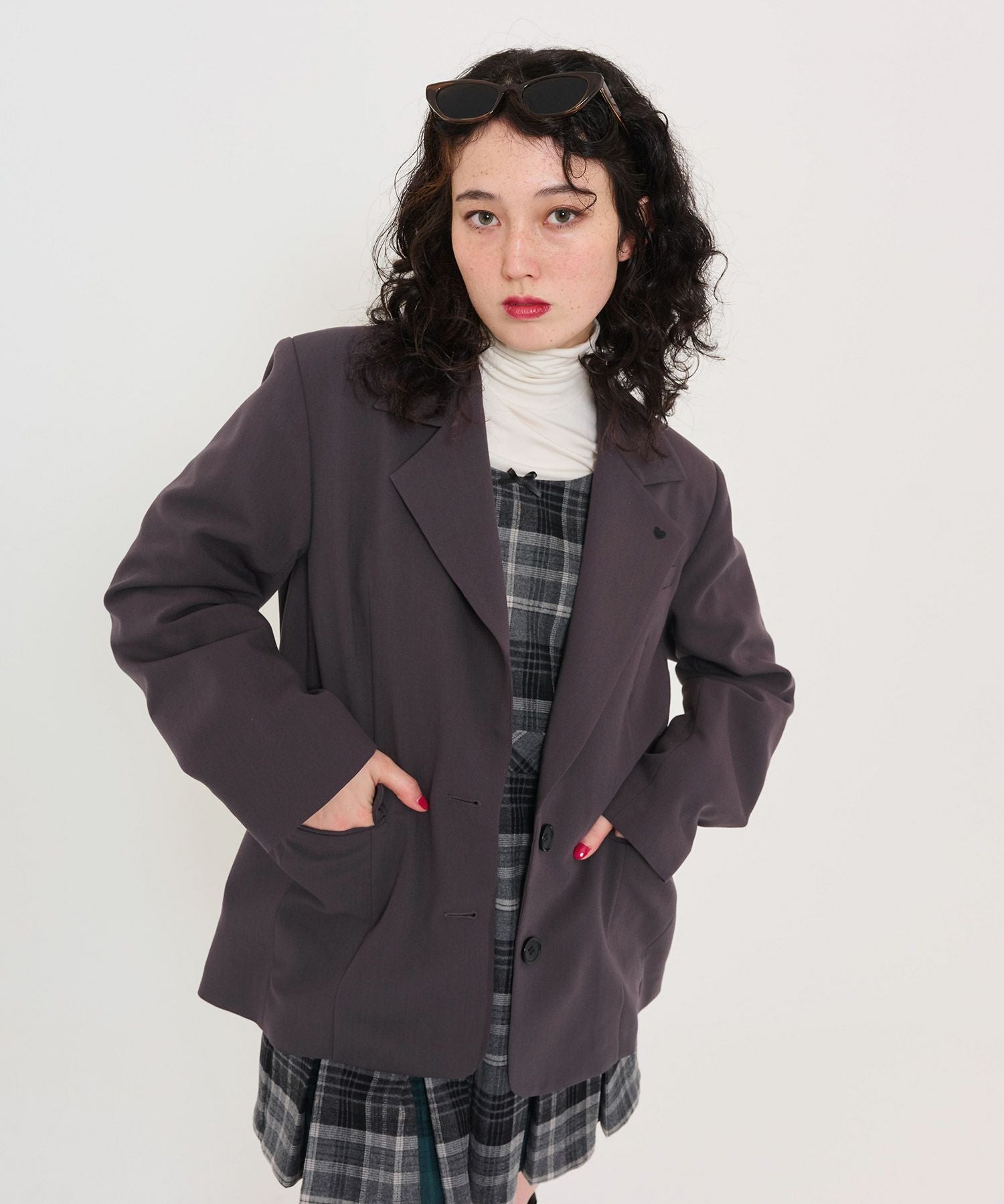 ハート刺繍入り テーラードジャケット TINA：JOJUN ハート刺繍入り テーラードジャケット TINA：JOJUN 全2色｜tnj211-0803