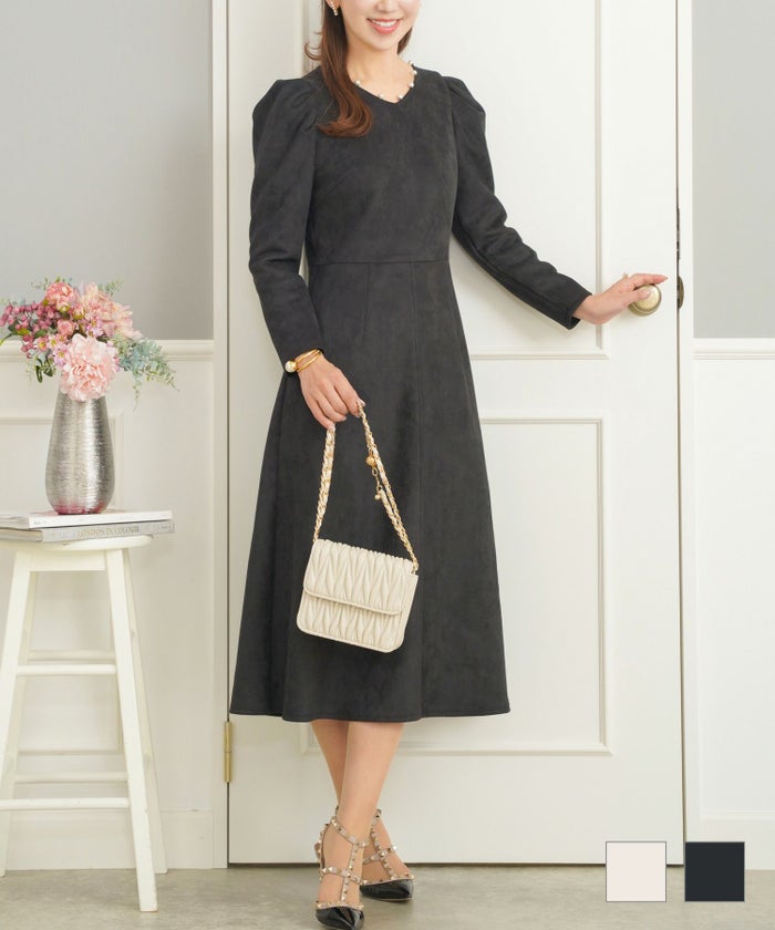 ワンピース フェイクスエード カットスエード パール付き フレア アイボリー ブラックネイビー S M 秋 冬 春 可愛い かわいい 華やか 大人 上品  カットスウェード パール付きVネック ワンピース Prima Scherrer