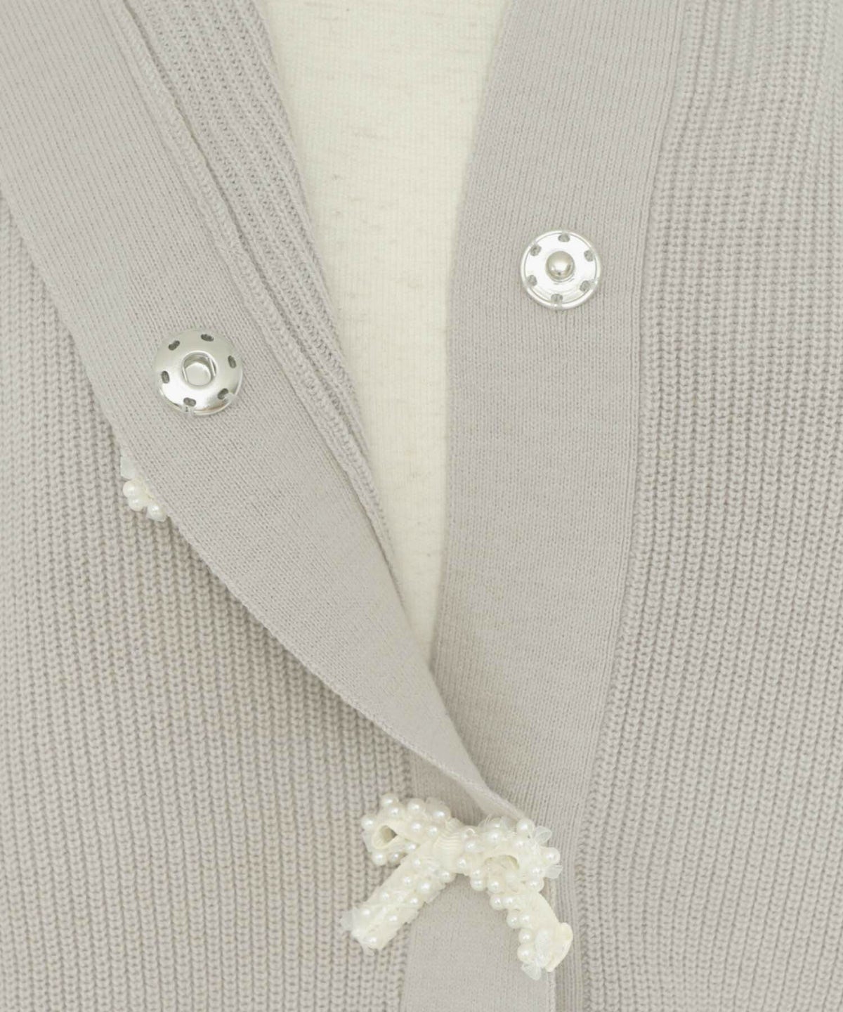 レディース/ニット/トップス/カーディガン/畔編み/ふっくら/パール/リボン/チュール/長袖/秋/春/お出かけ/デート/エレガント/グレー/フェミニン/上品/可愛い/ミルクホワイト/オパールグレー/ネイビー/春/秋