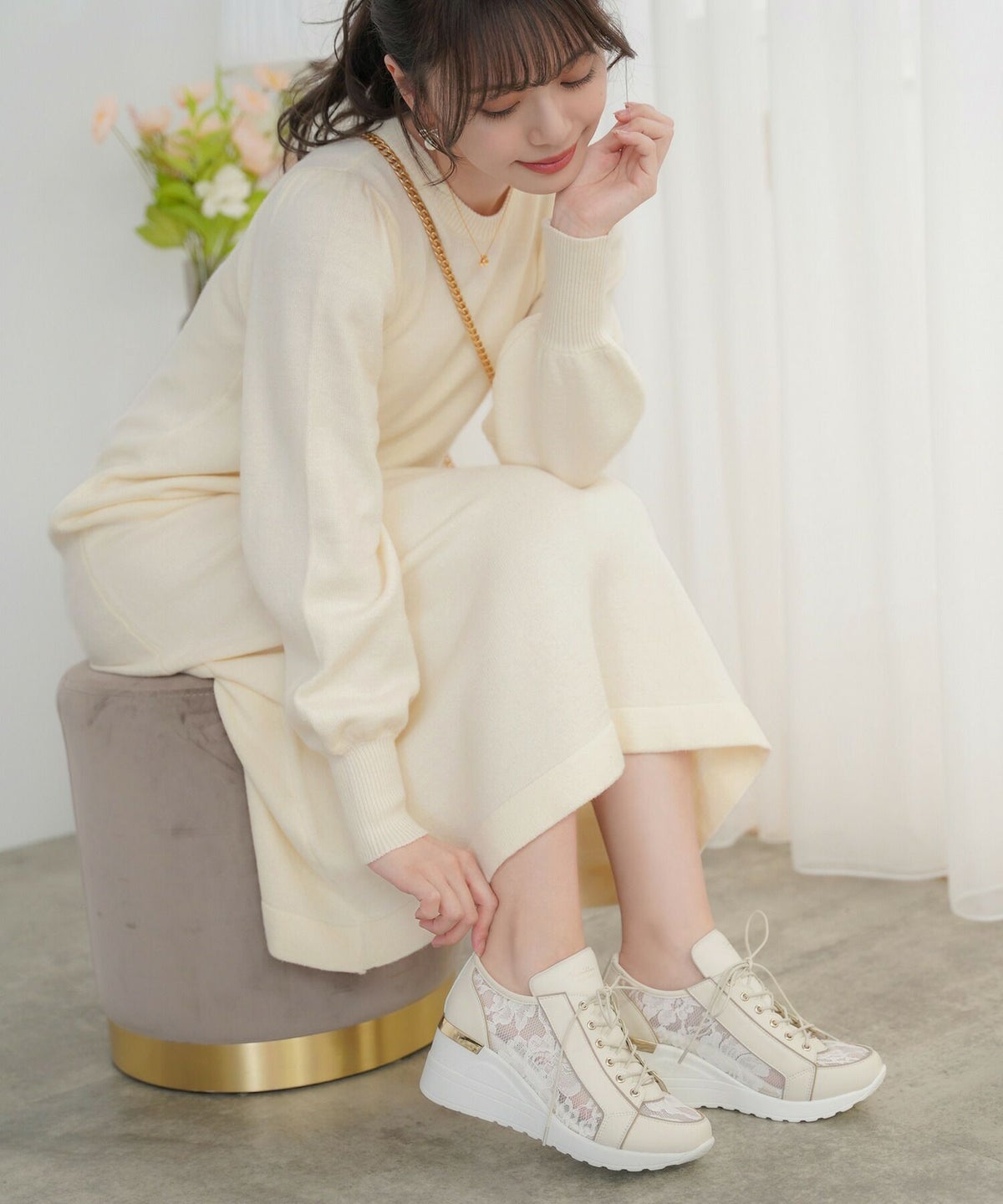 レディース/小物/スニーカー/シューズ/靴/レース/レースコンビ/レザー/PU/厚底/ヒール/6.5cm/盛れる/美脚/低身長/スタイルアップ/低反発/春/夏/通気性/蒸れにくい/おしゃれスニーカー/お出かけ/アイボリー/ブラック/ゴールド