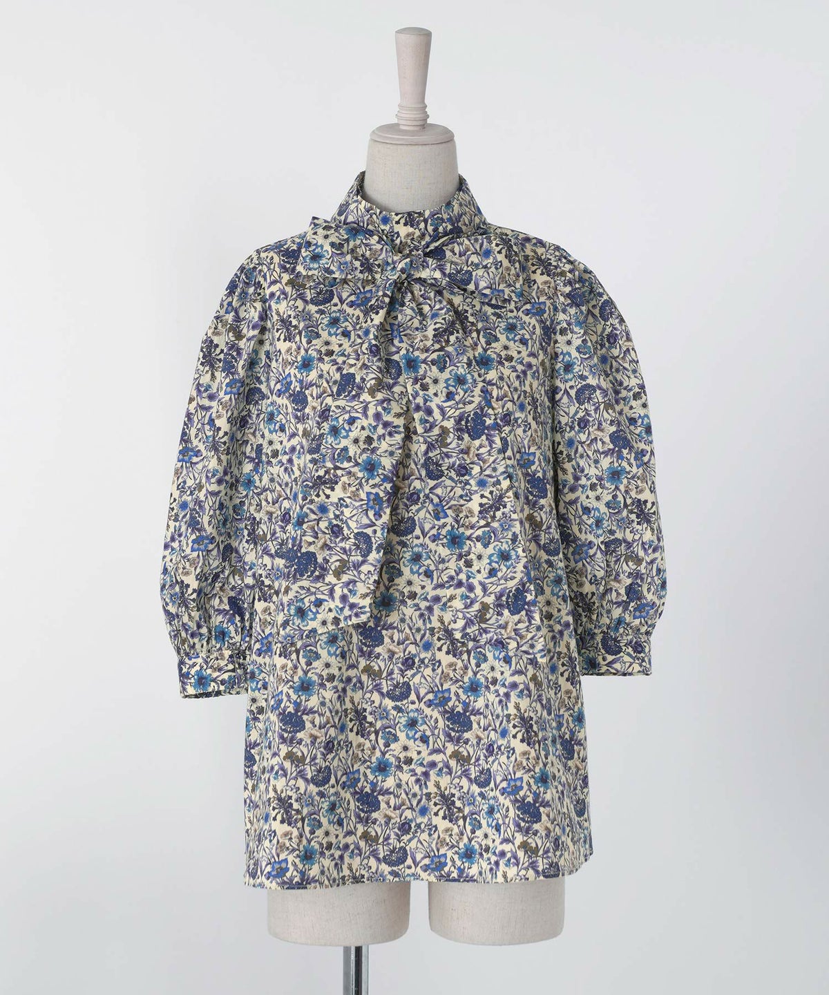 レディース/トップス/ブラウス/ボタニカル柄/リバティ/花柄/ボウタイ/リボン/2way/春/夏/6分袖/グレー/ブルー