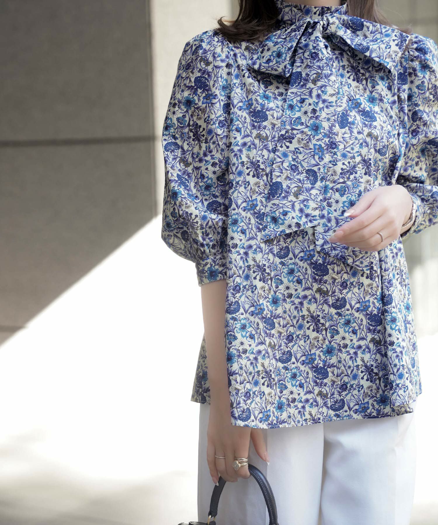 リバティ ボタニカル柄 2way リボンタイ ブラウス HUIT 全2色｜hit811