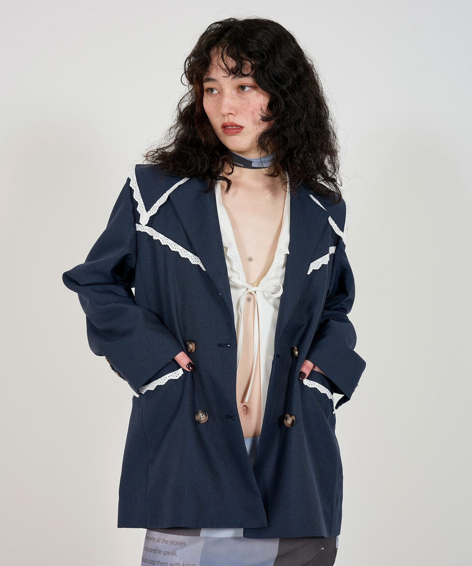 TINA JOJUN 小花柄　ジャケット ネイビー　アウター TINA：JOJUN（ティーナジョジュン）の「アンブレラヨーク 小花柄