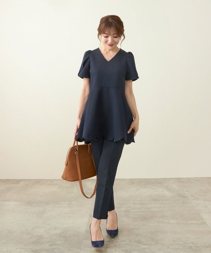 新色追加手洗い可ブラウスレディースファッショントップスおしゃれオフィスエレガントきれいめ長め体型カバー白黒春Vネックジョイントスペース