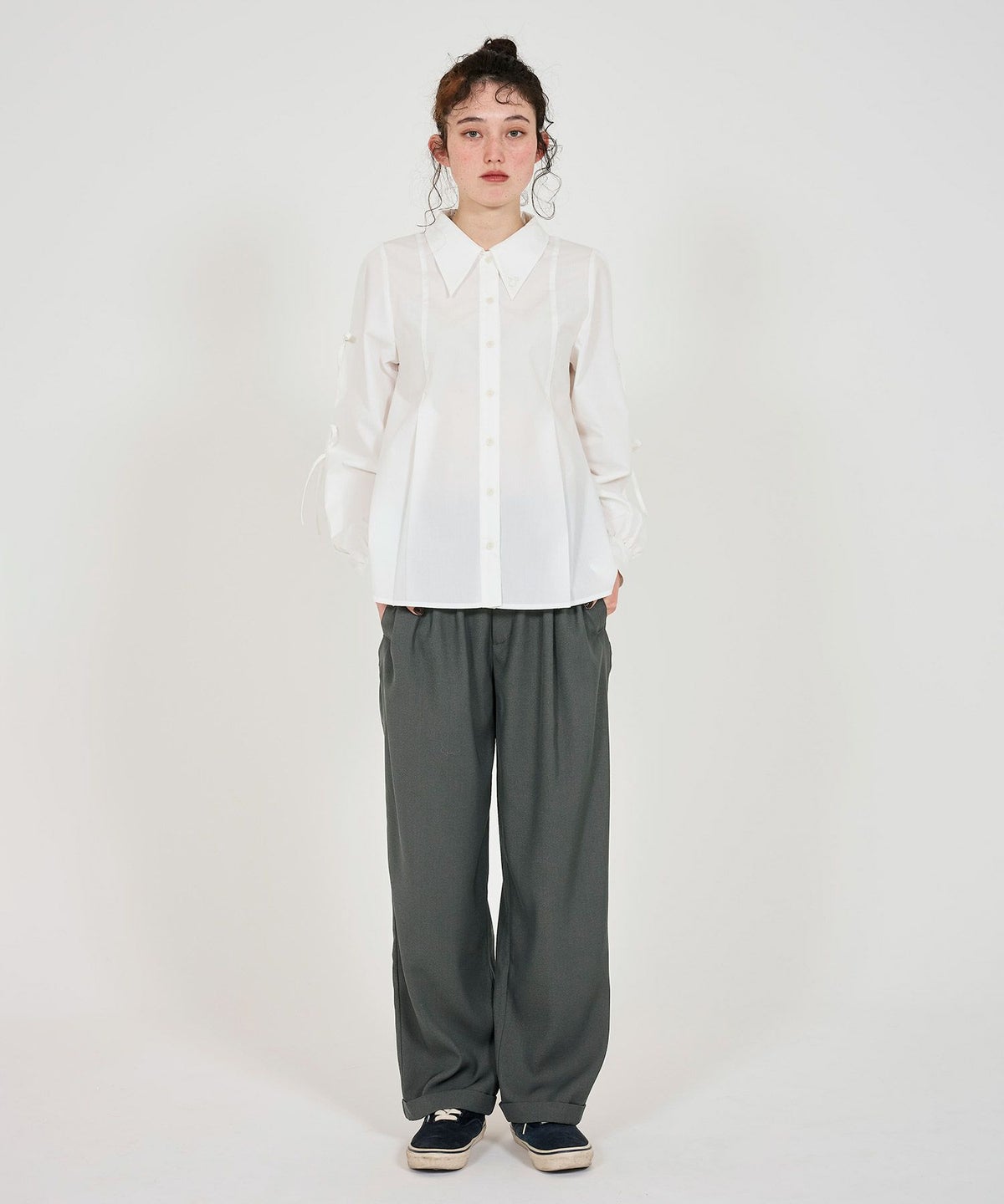 ボトムス/パンツ/タック入りパンツ/テーパード