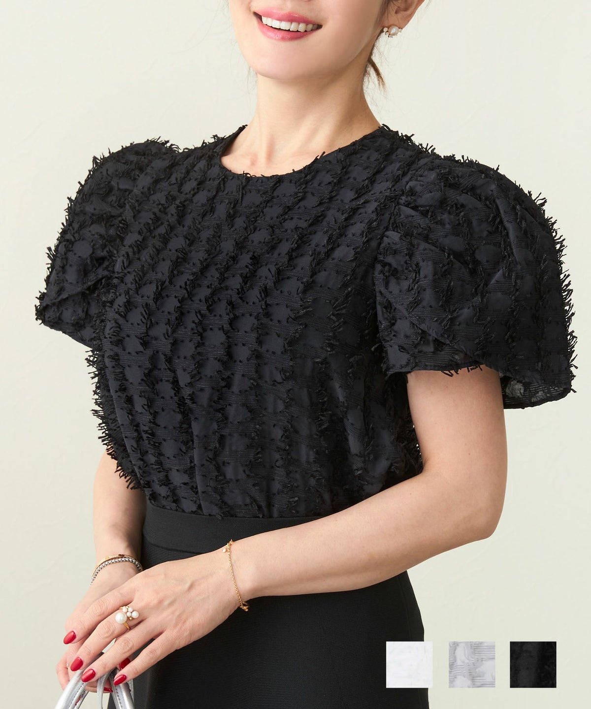 ブラウスレディースおしゃれオフィス白黒春秋襟なしエレガント可愛い生地素材おすすめ半袖ガールズグレーシルバージョイントスペース テープヤーン パフスリーブ ショート丈 ブラウス 半袖 Liala×PG