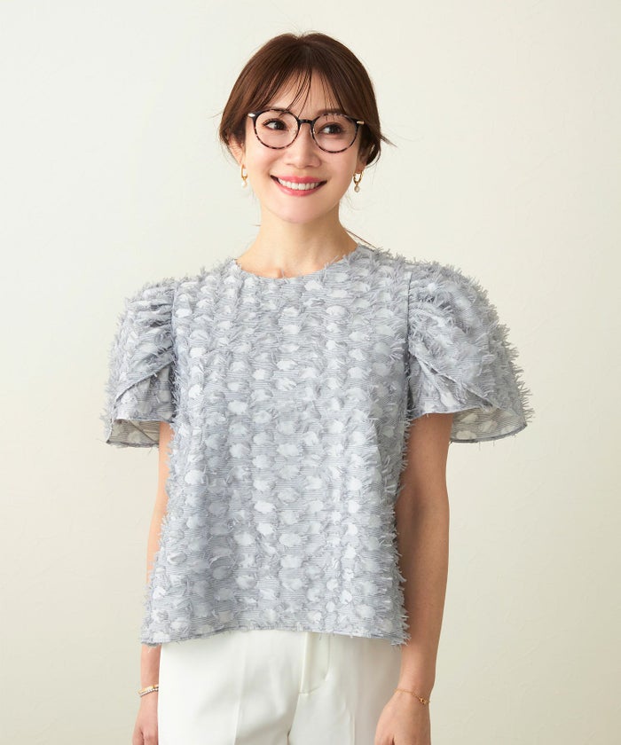 ブラウスレディースおしゃれオフィス白黒春秋襟なしエレガント可愛い生地素材おすすめ半袖ガールズグレーシルバージョイントスペース