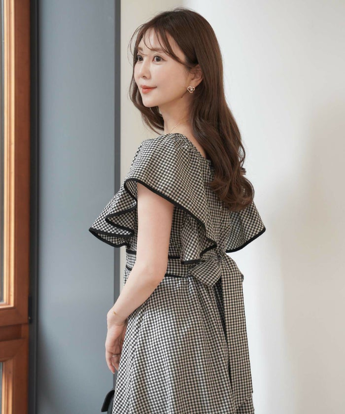 レディース/ワンピース/フリル/フレア/ギャザー/バイカラー/配色/パイピング/ギンガム/無地/前あき/授乳/低身長さん/ギンガムチェック柄/ブラック/ブルーグレー/ネイビー/フェミニン/上品/ガーリー/春/夏