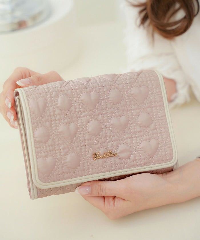 レディース/収納/マルチケース/母子手帳ケース/ハート/キルティング/かわいい/B6/オリジナル/軽い/チャーム/ゴールド/パスポートケース/通帳ケース/通院ケース/ママ/ポーチ/チケット入れ/カード/ピンク/ホワイト/オールシーズン/新色/女の子/男の子/赤ちゃん/出産前準備/産後