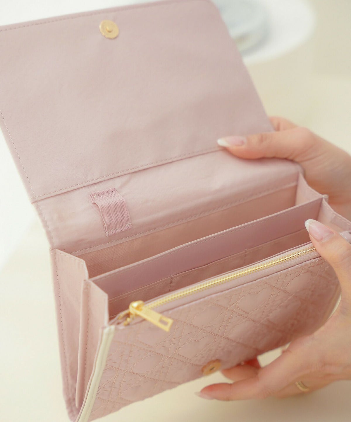 レディース/収納/マルチケース/母子手帳ケース/ハート/キルティング/かわいい/B6/オリジナル/軽い/チャーム/ゴールド/パスポートケース/通帳ケース/通院ケース/ママ/ポーチ/チケット入れ/カード/ピンク/ホワイト/オールシーズン/新色/女の子/男の子/赤ちゃん/出産前準備/産後