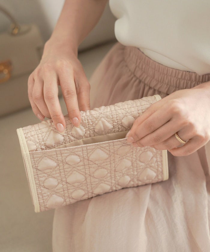 レディース/収納/マルチケース/母子手帳ケース/ハート/キルティング/かわいい/B6/オリジナル/軽い/チャーム/ゴールド/パスポートケース/通帳ケース/通院ケース/ママ/ポーチ/チケット入れ/カード/ピンク/ホワイト/オールシーズン/新色/女の子/男の子/赤ちゃん/出産前準備/産後