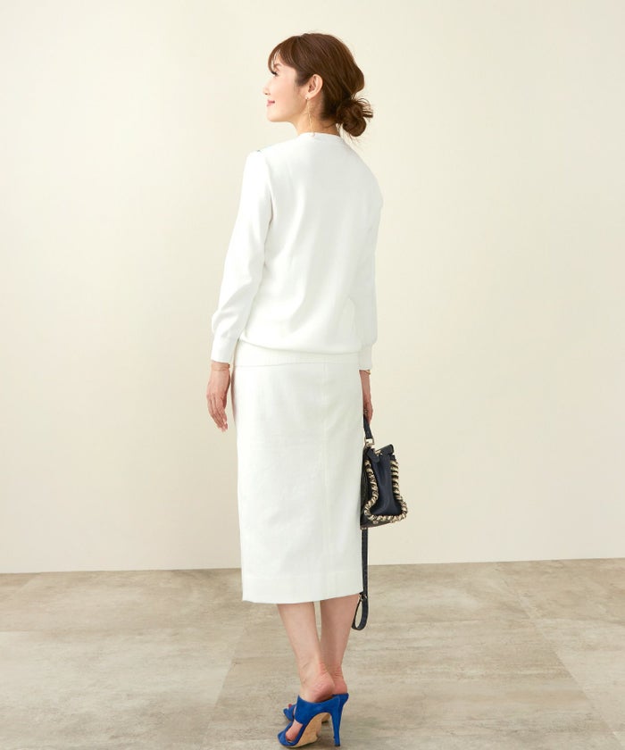 手洗い可春夏おしゃれ着こなしレディース白柄肩掛けオフィスカジュアルきれいめVネックトップス抜け感釦ボタン