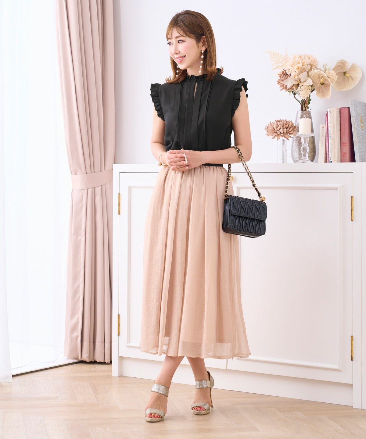 セレクト/手洗い可ブラウスフリル襟ネックトップス白黒ノースリーブ無地薄手エレガント大人可愛いおしゃれかわいいクラシカルジョイントスペース