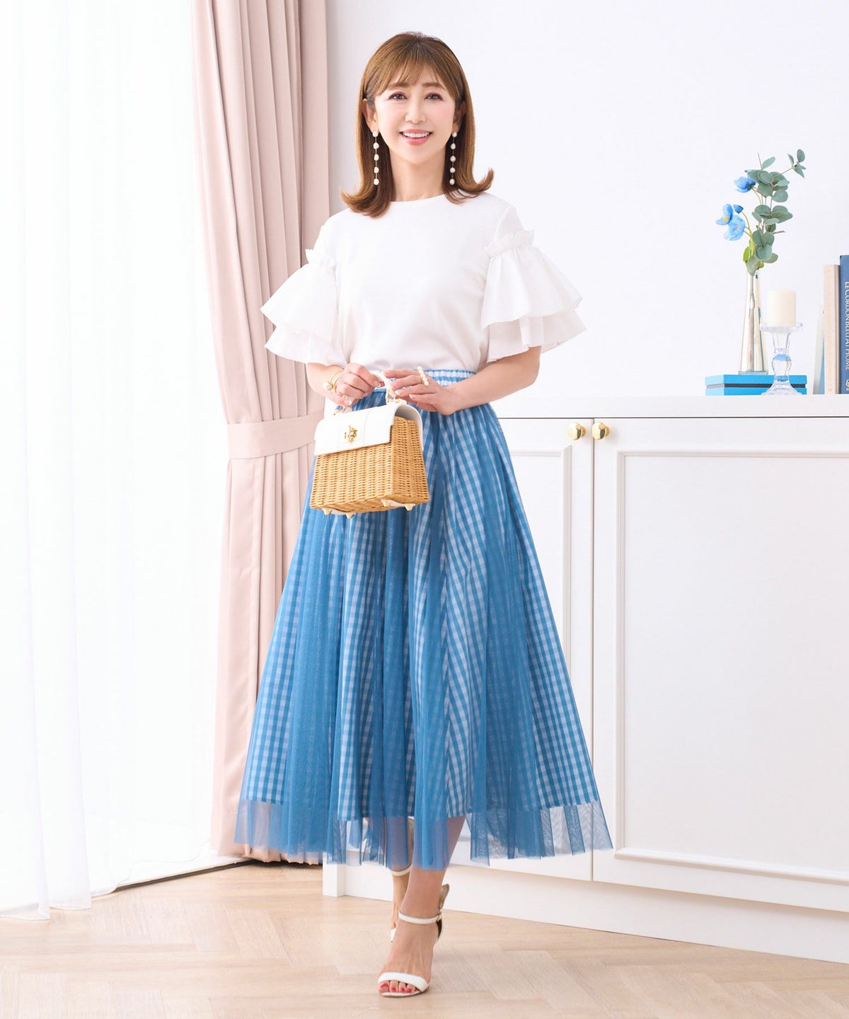 トップスウォッシャブル洗えるかわいい大人きれいめカットソーTシャツフリル白黒春夏秋半袖ジョイントスペース