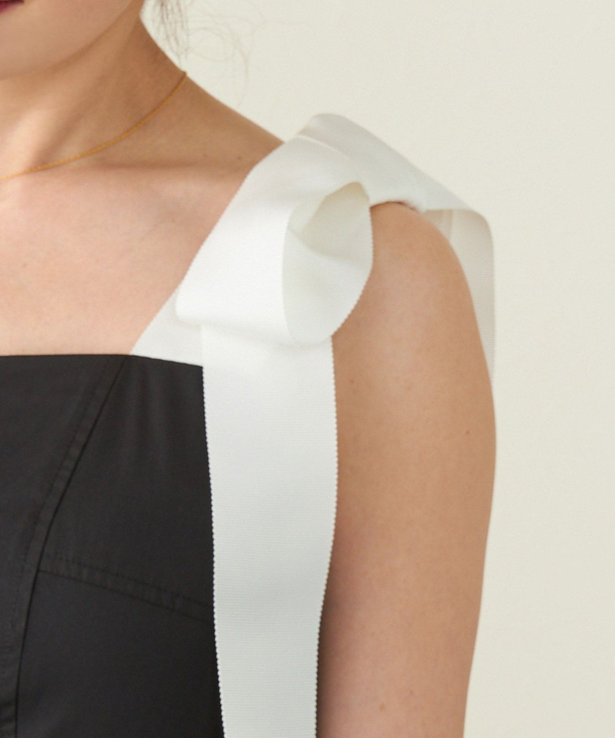 手洗い可/ワンピースロング春夏秋白黒リボン大人かわいい色無地きれいめ洗濯できるジョイントスペース