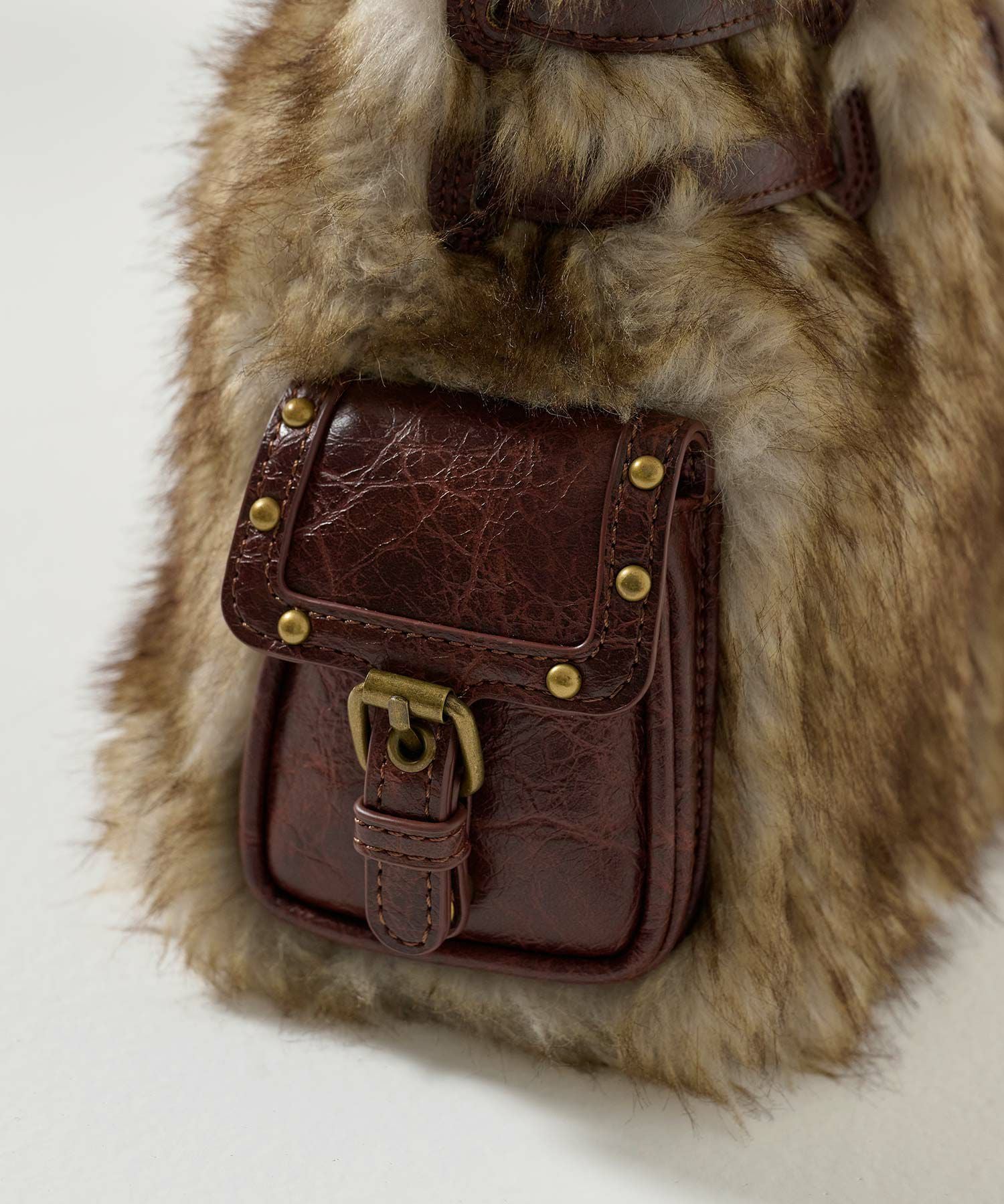 ヴィンテージライク フェイクファーハンドバッグ TINA：JOJUN 全2色