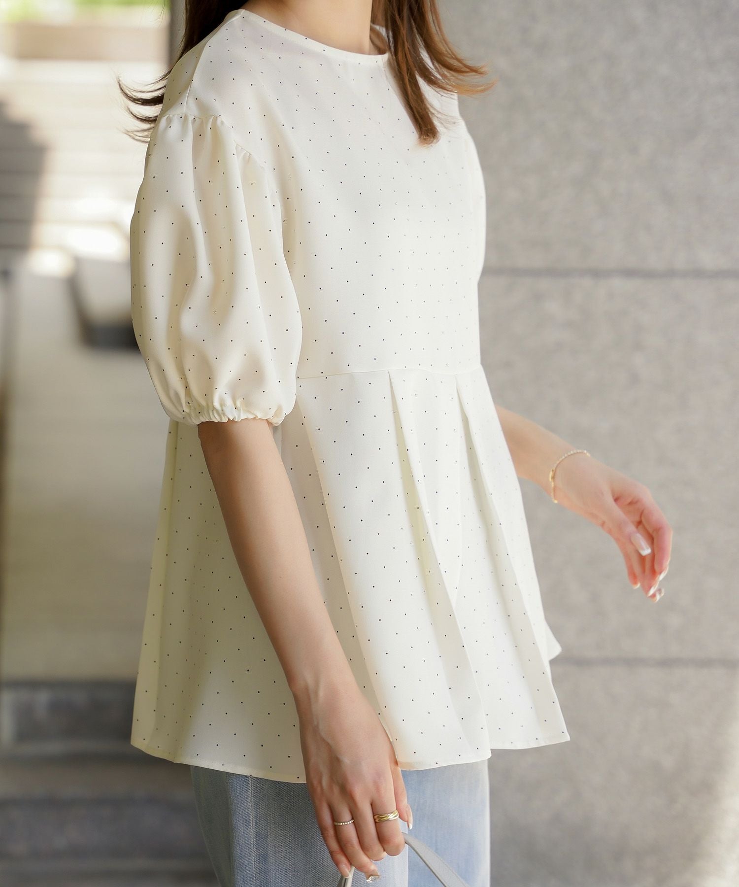 it japan  ペプラムドットブラウス アイボリー38 フロッキードットペプラムブラウス（シャツ・ブラウス） | Couture