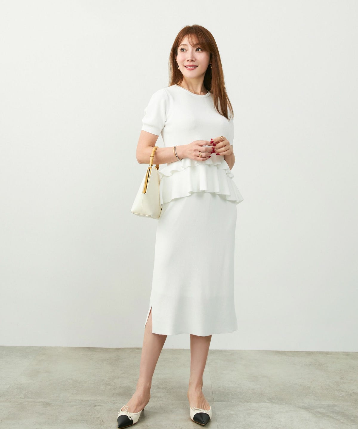 手洗い可 サマーニット トップス レディース ペプラム 白黒 パール フレア 大人 かわいい きれいめ ジョイントスペース