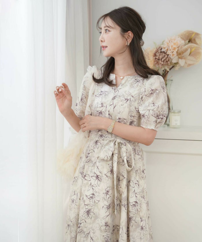 レディース/ワンピース/授乳/ママ/旅行/普段着/シンプル/リボン/ランタンスリーブ/半袖/5分袖/フレア/ロング/花柄/ドット/上品/エレガント/フェミニン/カジュアル/休日コーデ/アイボリー/ベージュ/エクリュ/ブルーグレー/ワイン/レッド/モカ/ピンク/サックス