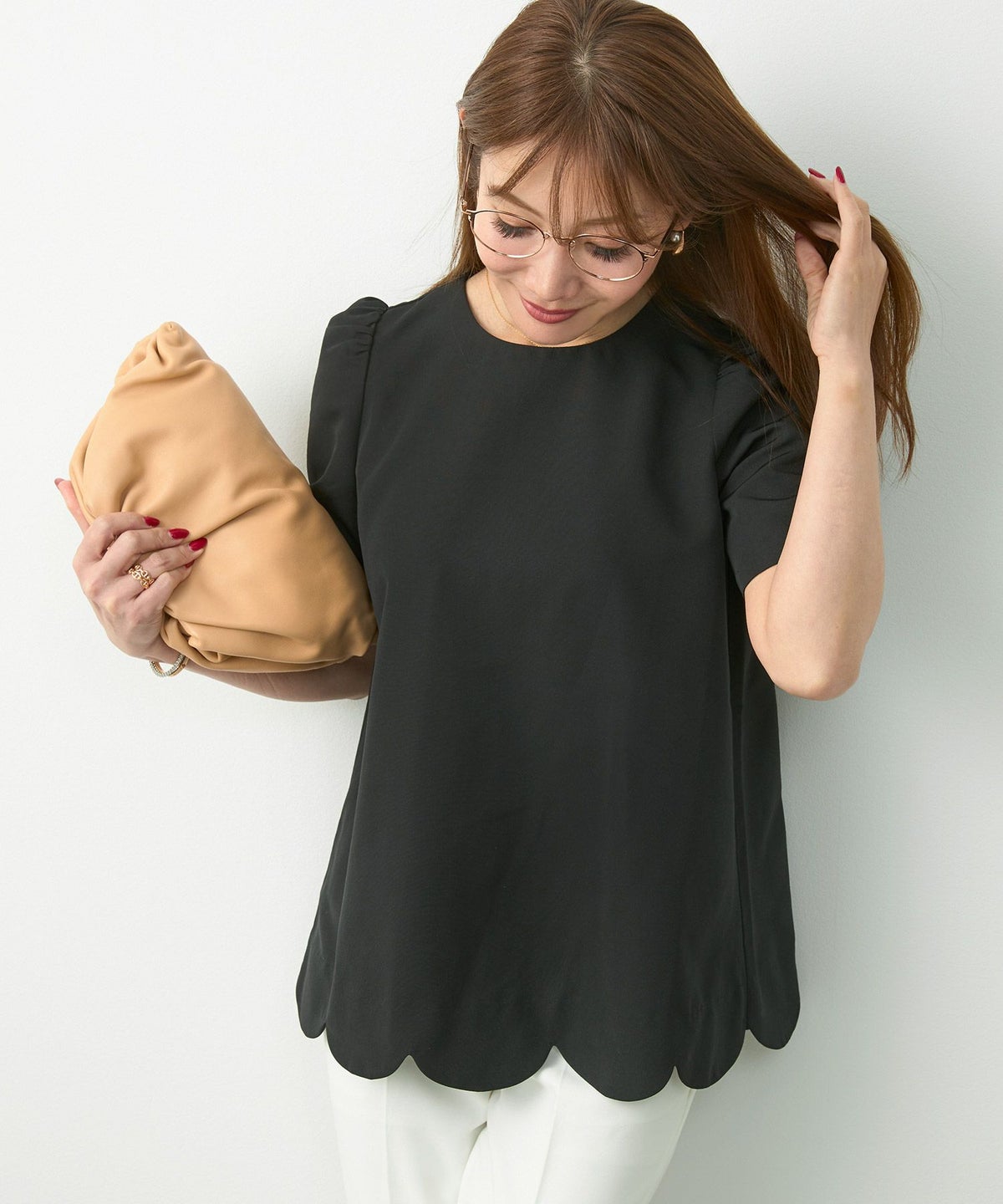 手洗い可ブラウスレディース半袖オフィス白黒夏おしゃれかわいい襟なしインしないきれいめ無地ジョイントスペース