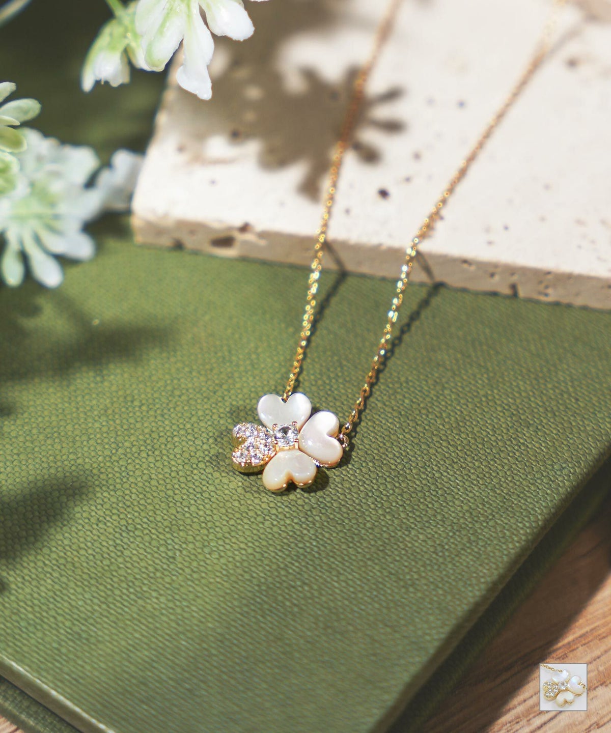 セレクト ネックレス ゴールド ビジュー 小ぶり レディース アクセサリー 白 かわいい オフィス ジョイントスペース シェルクローバー ネックレス Prima Scherrer