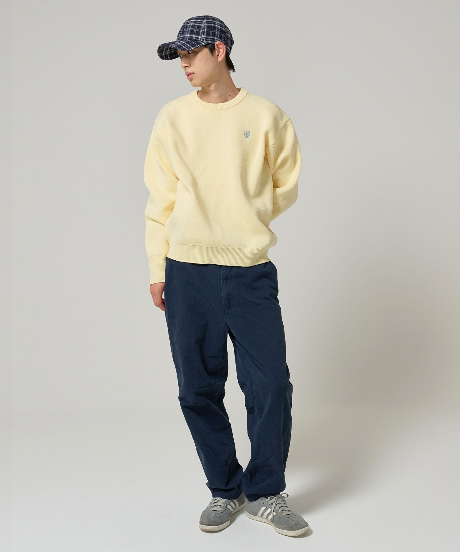 ユニセックス エンブレム刺繍ニット TINA：JOJUN 全3色｜tnj431-0852