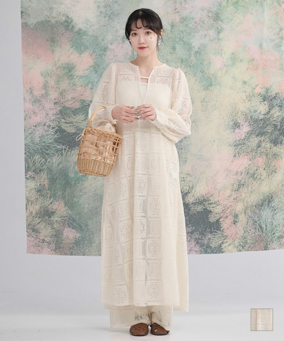 上品 レース ワンピース ボリュームスリーブ Vネック ブロックレース ボリューム スリーブ スリット ワンピース miolite