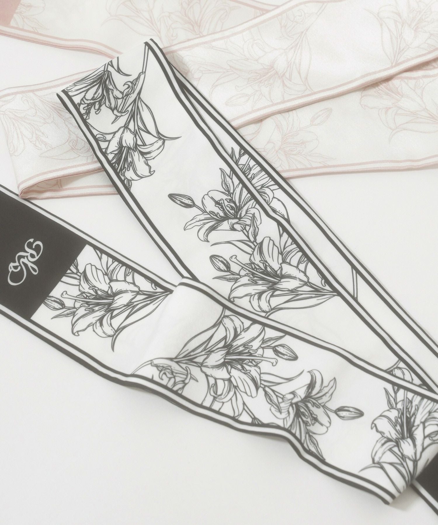 2点以上で半額クーポン対象 オリジナル 花柄 ツイリー スカーフ le