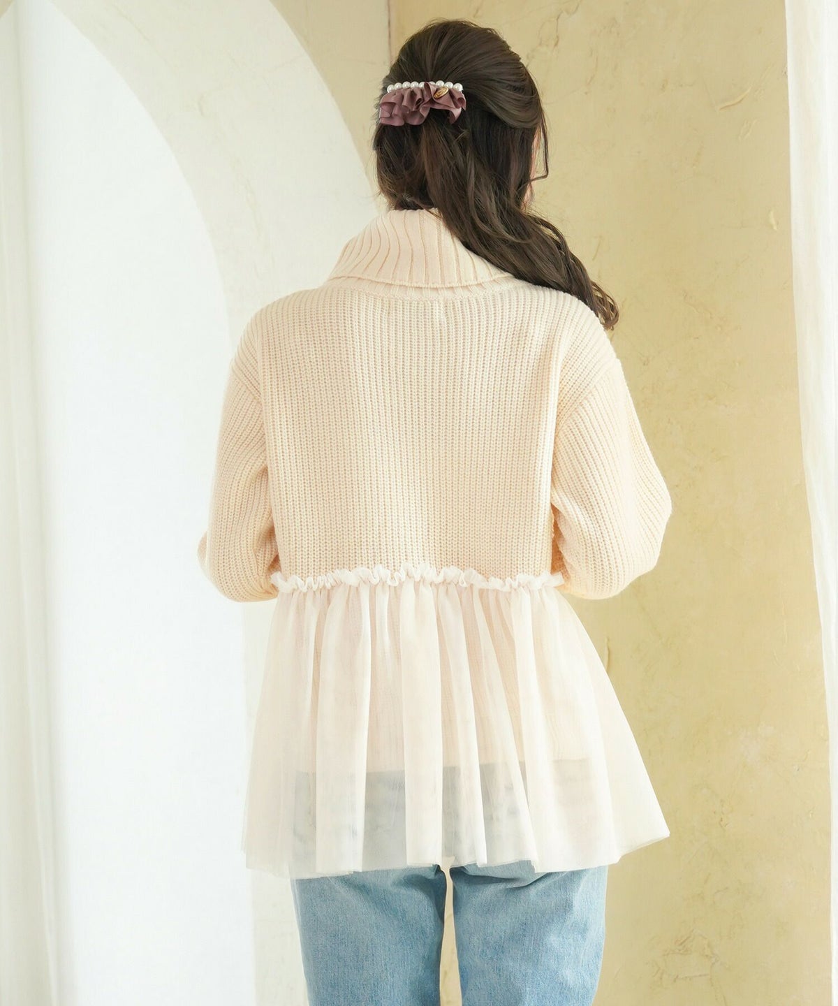 レディース/トップス/ニット/ペプラム/オフタートル/長袖/畔編み/厚手/あったか/伸縮性/ゆったり/チュール/フリル/シースルー/フェミニン/カジュアル/シンプル/ナチュラル/上品/アイボリー/ピンク/チャコール/グレー