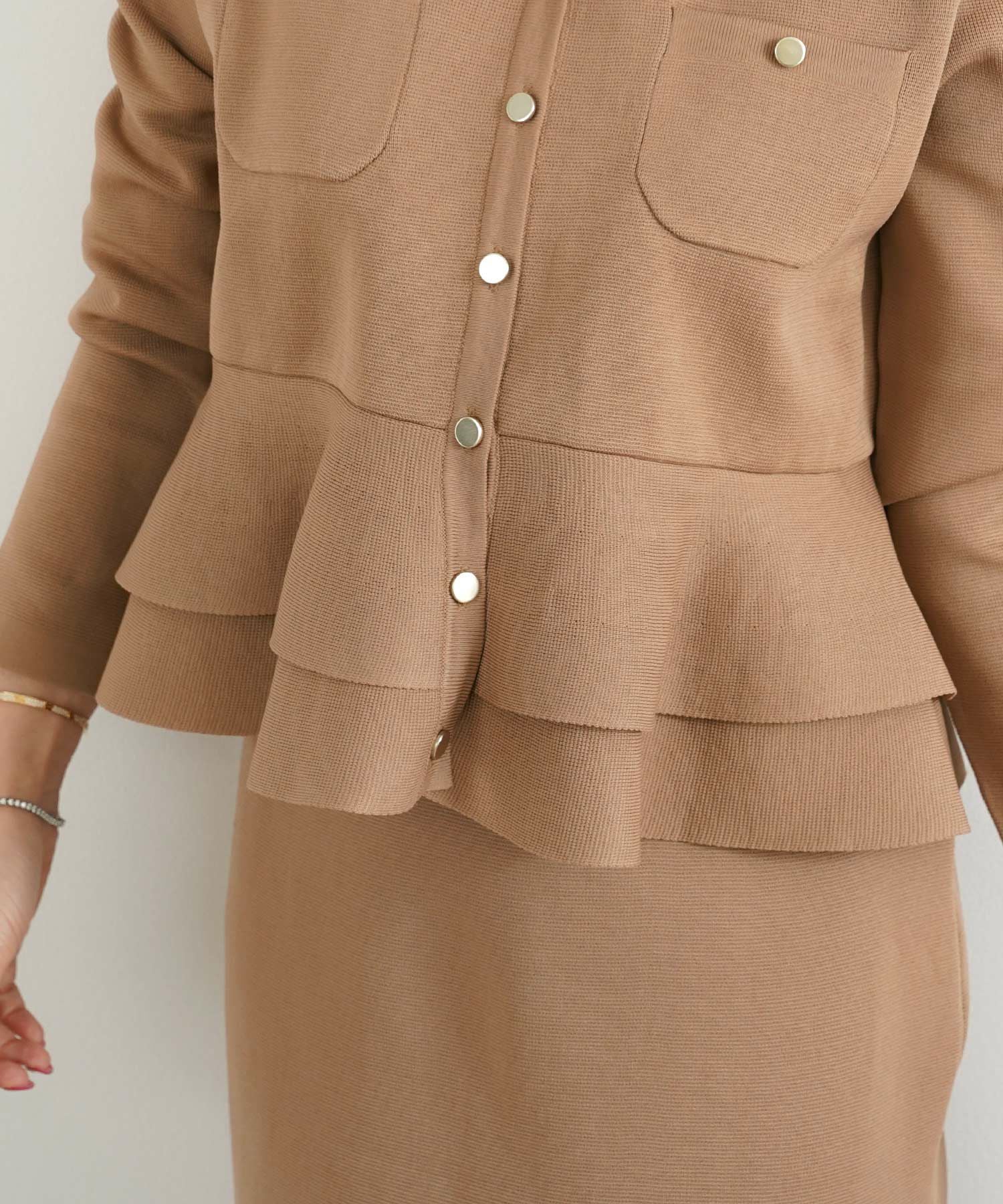 【美品】TO BE CHIC フリル ダブルジップ カーディガン ペプラム L ダブルフリル ペプラム ニット カーディガン