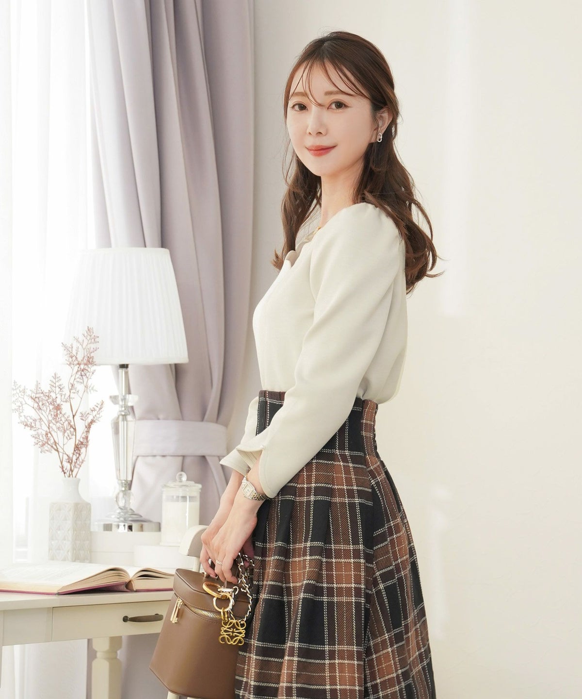 レディース/カットソー/トップス/Tシャツ/もっちり/8分袖/長袖/スカラップ/ギャザー/スリット/アイボリー/ブラック/ネイビー/カジュアル/エレガント/上品/オフィスカジュアル/オフィススタイル/新色/ピンク/くすみピンク/ピーチピンク/ピンクベージュ