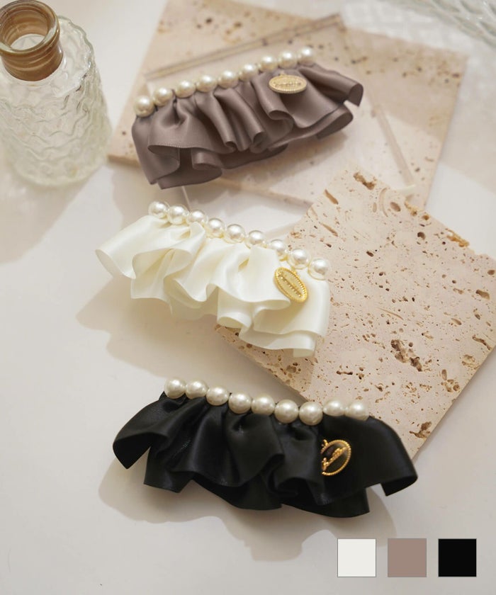 レディース ヘアアクセサリー アクセサリー 髪留め バレッタ フリル パール サテン オケージョン 可愛い 上品 エレガント フェミニン ヘアアレンジ ホワイト モカ ブラック サテン フリル バレッタ le reve vaniller