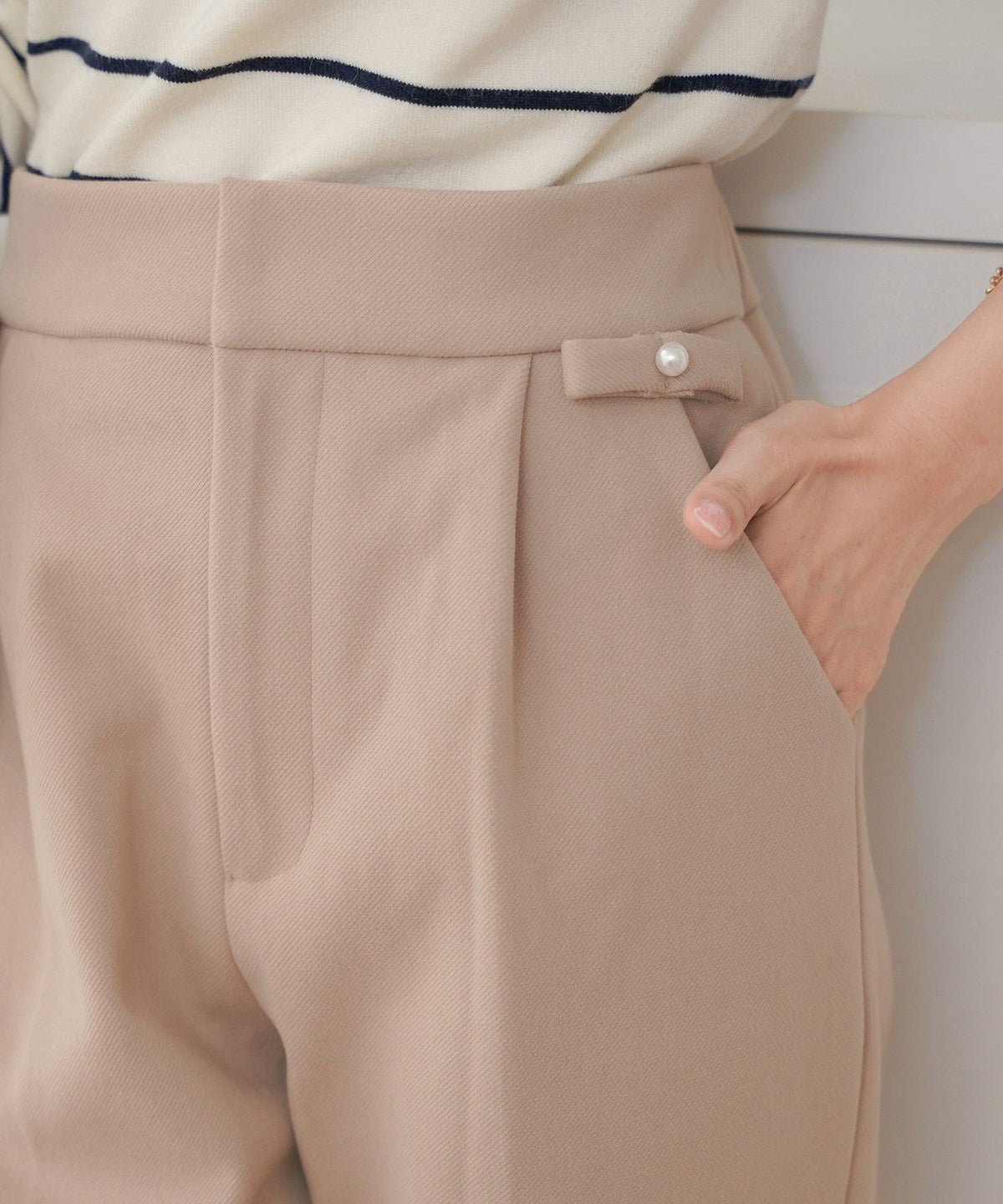 レディース/ボトムス/テーパードパンツ/パンツ/裏起毛/保湿/あたたか/厚手/リボン/パール/ポケット/フルレングス/秋/冬/春/ピンクベージュ/ブラック/モカ/真冬/帰省/ワンマイル/ルームウェア/フェミニン/カジュアル/シンプル/オケージョン/きれいめ/上品/エレガント