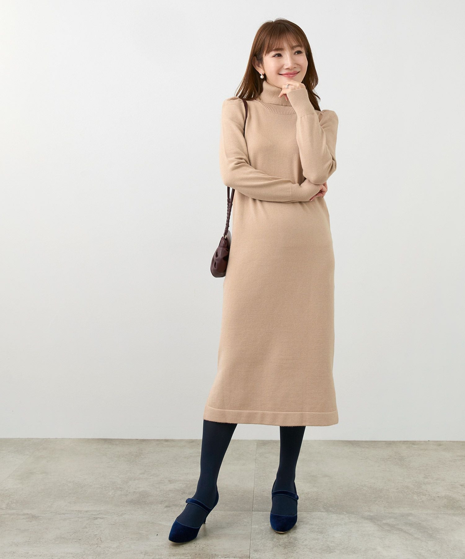 新品タグ◉バックスリットタートルネックニット ライトベージュ B：MING by BEAMS（ビーミング by ビームス） ニット セーター バック