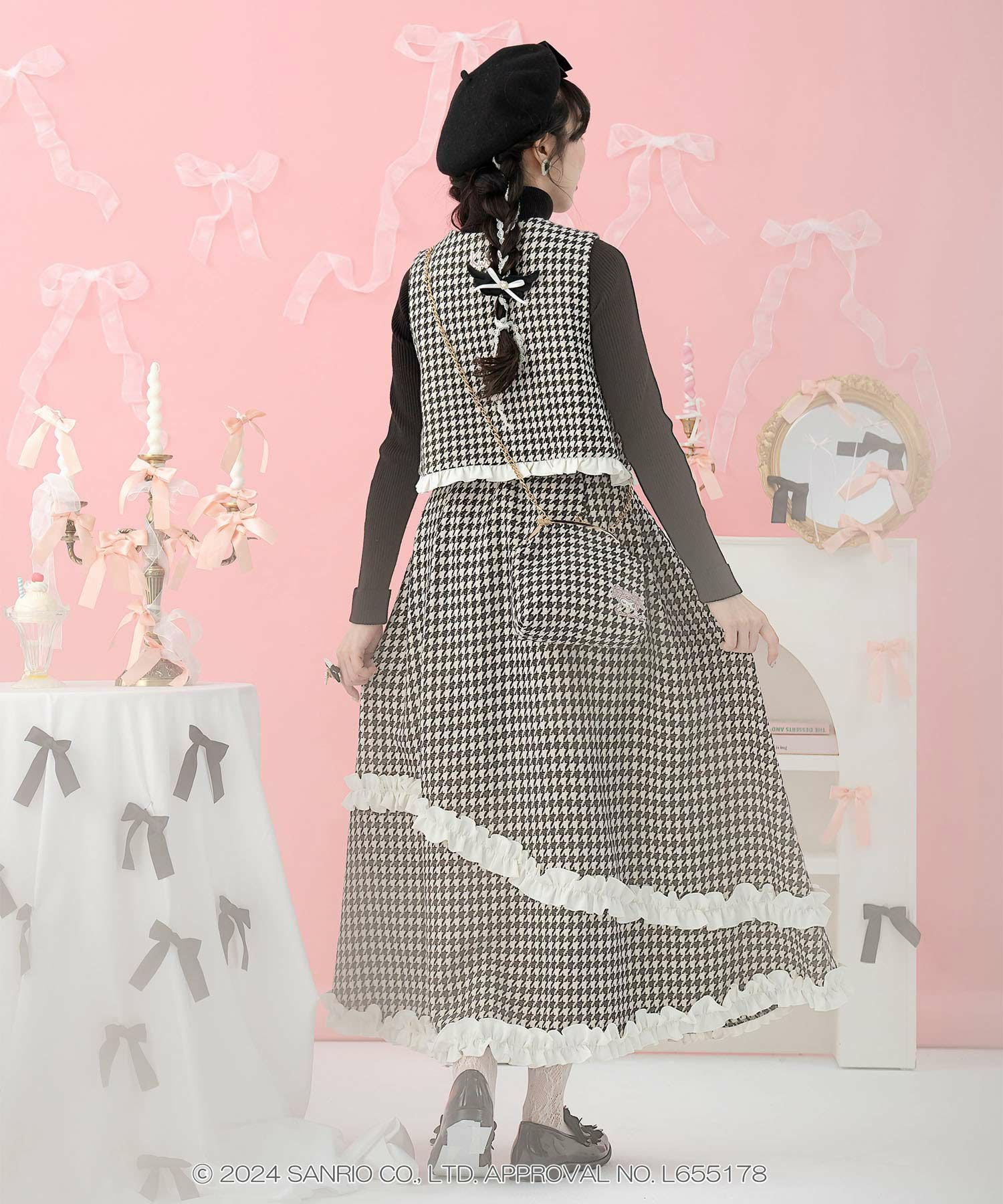 SALE サンリオキャラクターズ コラボ 千鳥柄刺しゅう フリルスカート
