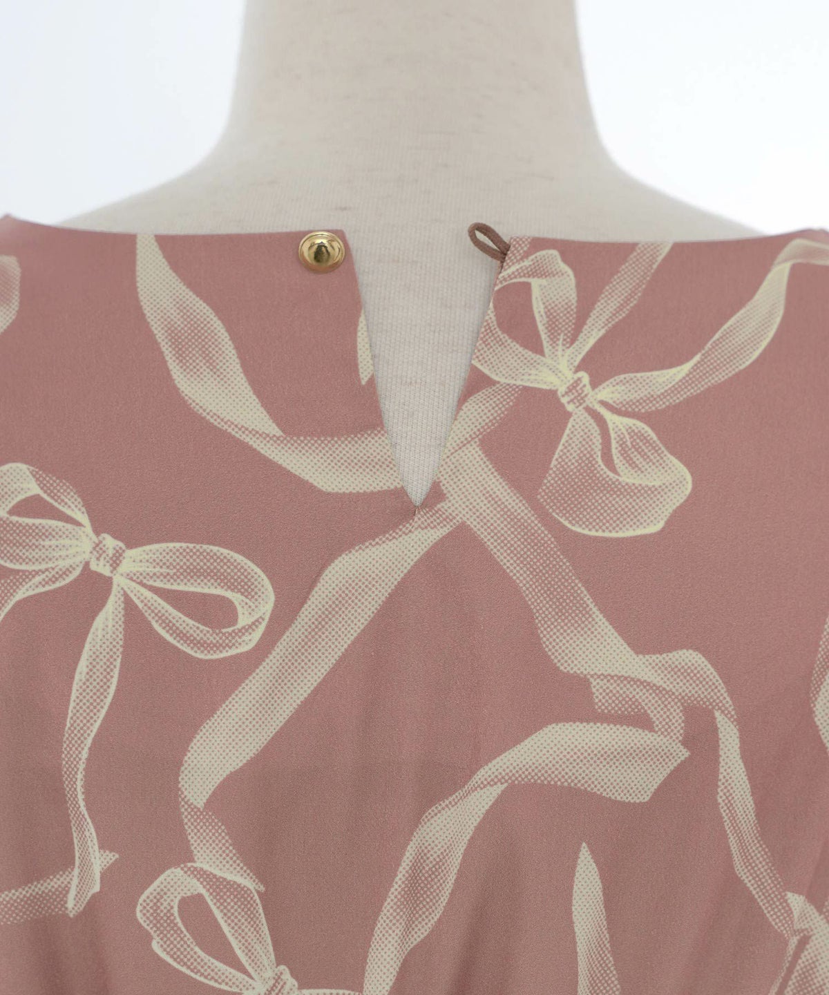 レディース/ワンピース/リボン柄/リボン/ドロスト/線描き/手描き/トレンド/ホワイト/ピンク/モノクロ/モノトーン/バレンタイン/上品/エレガント/フェミニン/大人/20代/30代/デート/女子会