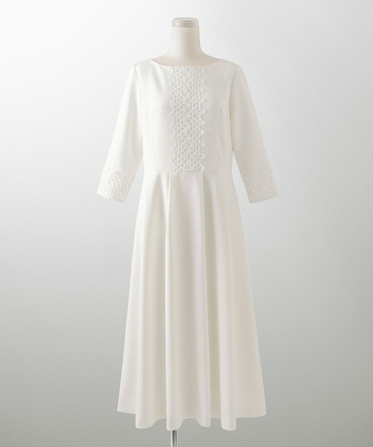 オケージョン フラワー デイリー タック フレア 七分袖/ホワイト/ブラック/M